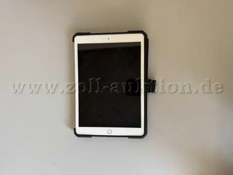 1 Apple iPad generația a 8-a / A2270 128 GB + husă UAG