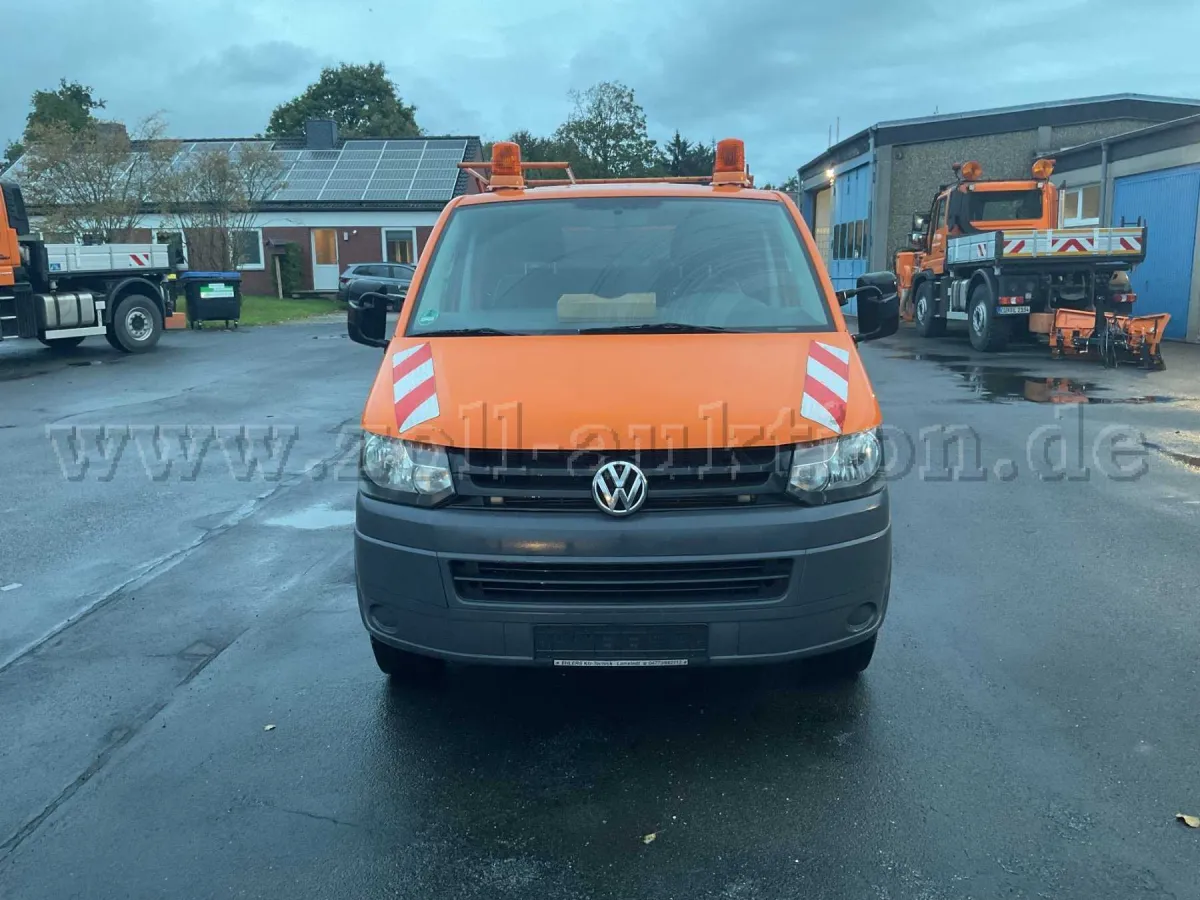 1 Volkswagen T5 doble cabina