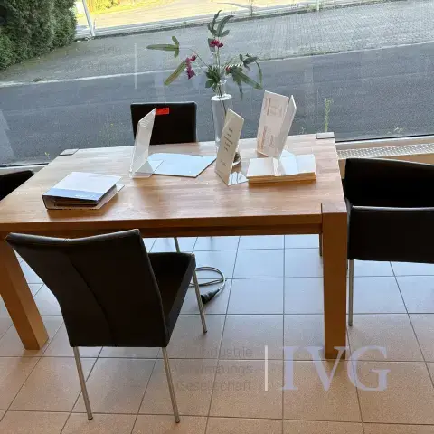 Masă de sufragerie