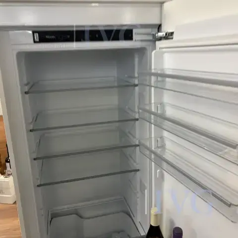 嵌入式冰箱 MIELE K7126
