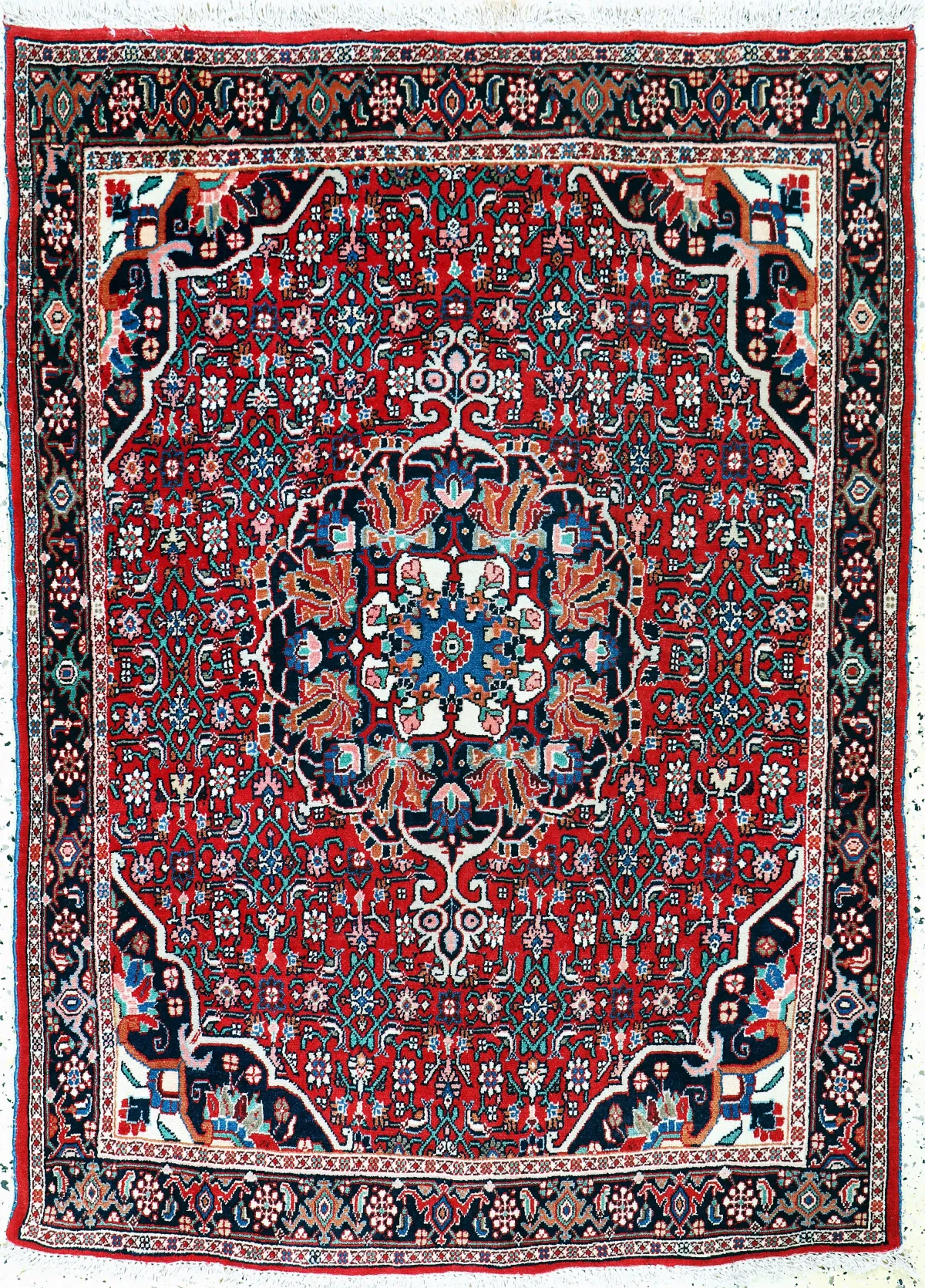 Bidjar 古董，波斯，20世纪中期，羊毛配棉底，约147 x 108厘米，EHZ: 2