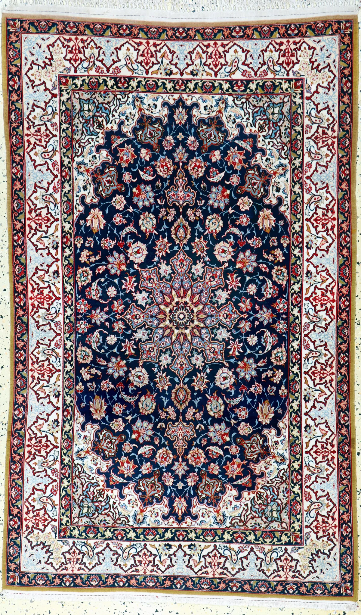 Esfahan 精品古董，波斯，20世纪中叶，软木羊毛配丝绸，约 168 x 104 厘米，约