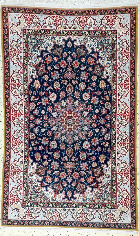 Esfahan fin gammel, Persien, midten af 20. årh., korkuld på silke, ca. 168 x 104 cm, ca.