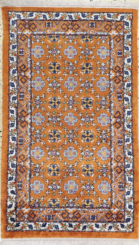 İpek Hotan, Türkistan, 20. yüzyıl ortası, saf doğal ipek, yak. 154 x 93 cm, EHZ: 1-2