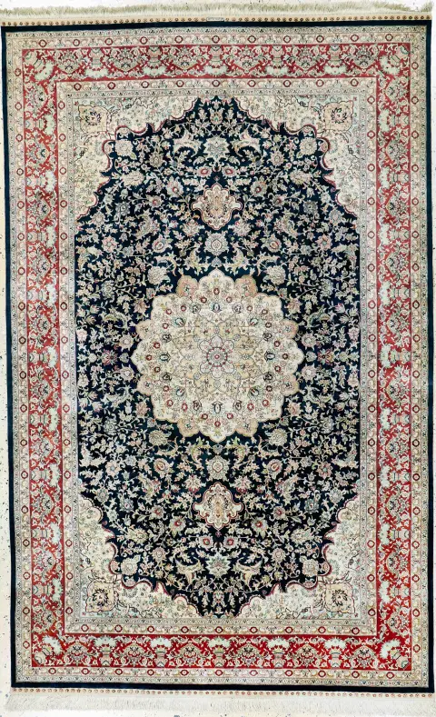 Hereke ince ipek, Çin, 20. yy sonu, saf doğal ipek, yak. 245 x 155 cm