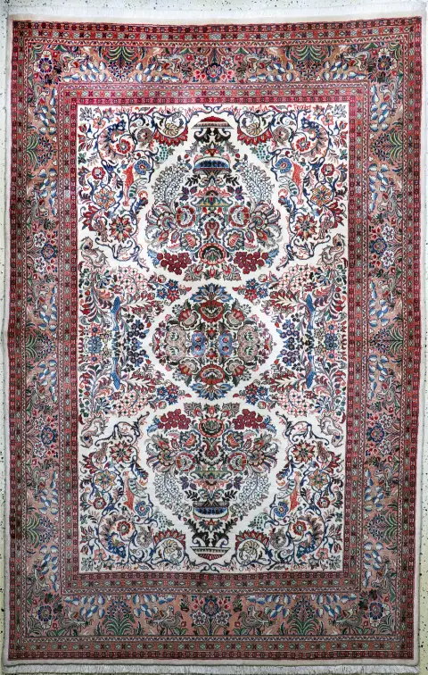 Sarogh ince, İran, 20. yy sonu, pamuk üzerine cork yün, yak. 252 x 163 cm, EHZ: 1-2