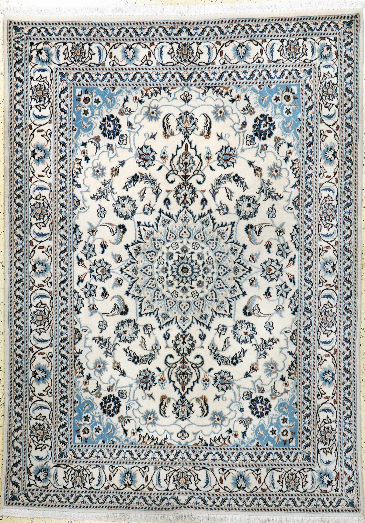 Nain，波斯，20世纪末，羊毛配棉底，约 230 x 164 厘米，EHZ：2，估价：