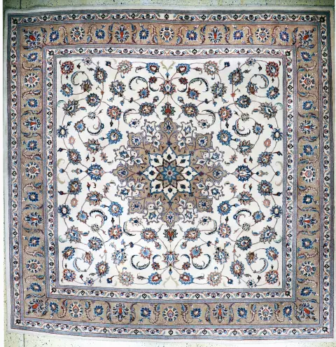 Kashmar, Persia, finales del siglo XX, lana sobre algodón, aprox. 300 x 300 cm, EHZ: 1-2 (pequeño