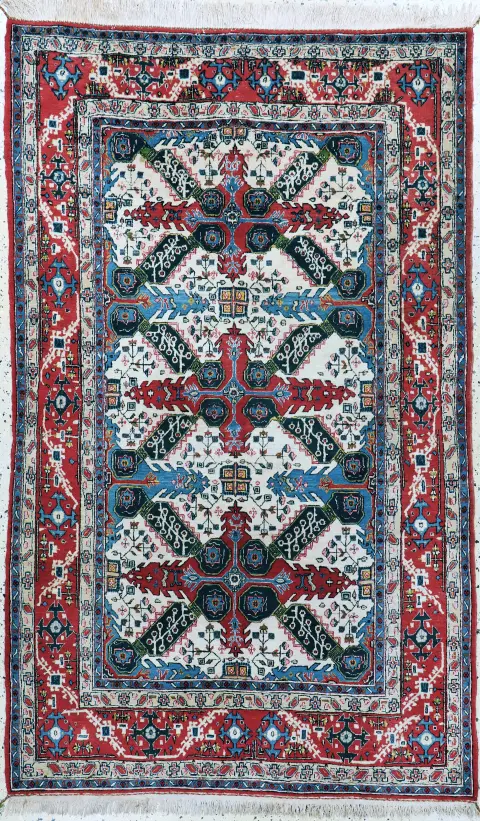 Kum eski, İran, 20. yüzyıl ortası, pamuk üzerine yün, yak. 227 x 141 cm, durum: 2