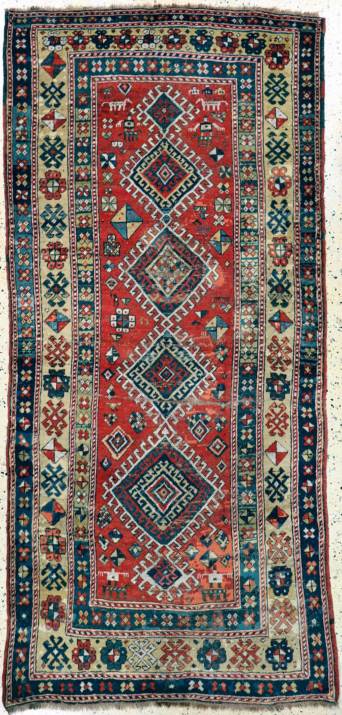 Kazak 古董地毯,高加索,19世纪,羊毛上羊毛,约253 x 120厘米,EHZ:4 估价:
