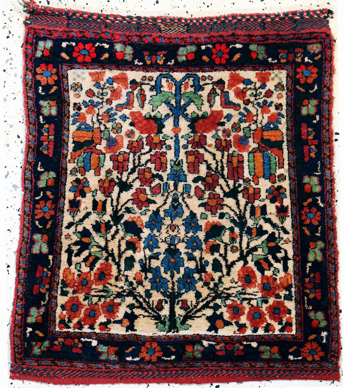 阿夫沙尔包正面，波斯，约1900年，羊毛覆棉，约63 x 57厘米，EHZ：2