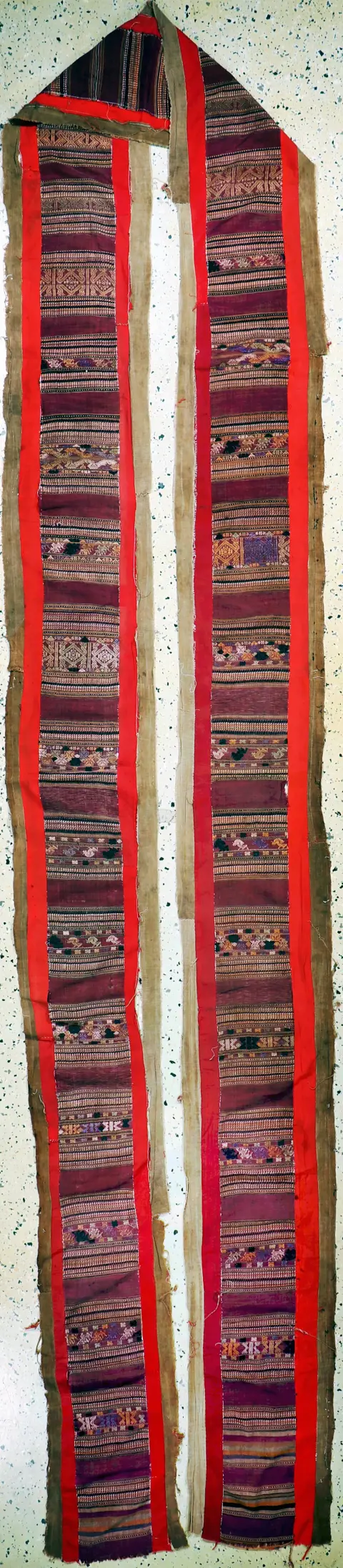 Bande de tente antique, Laos, vers 1900, broderie de coton, env. 720 x 33 cm, EHZ : 3