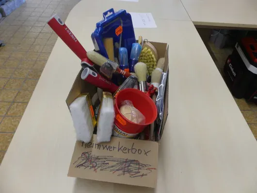 Lotto materiale da pittore