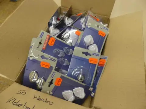 50 x Wenko klæbekroge