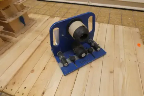 Tapeholder til gulvlæggere