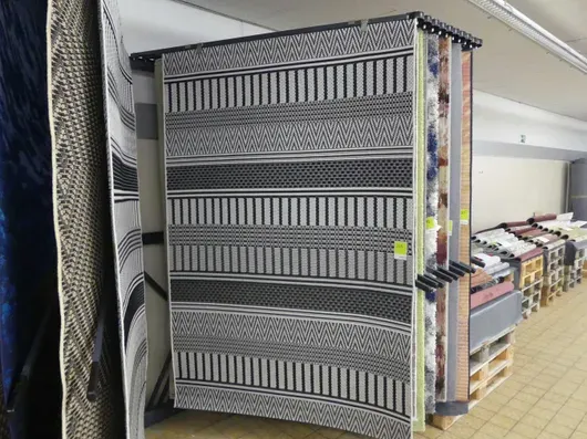 Tæppe, sort/hvid, stribemønster