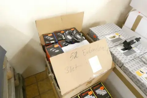 Set de corpuri de iluminat LED încastrate Briloner, seturi de 3, cca. 52 bucăți