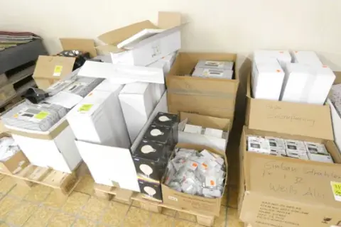 Világítási és elektromos tartozék csomag