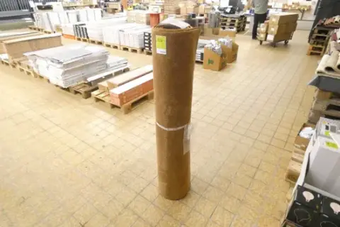 JAB Anstoetz szőnyeg Alcantara szegéllyel