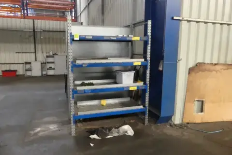 Spændvidde reol med stålhylder, 1 fag, uden indhold