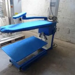 Vacuum ironing table