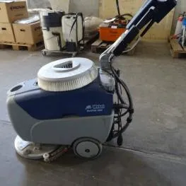 Scheuer-Saug-Maschine