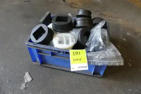 Комплект пластикових роликів і формованих деталей