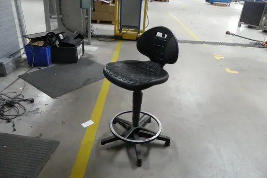 Arbejdsdrejestol med fodring