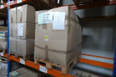Konvolut af GK-paneler 375x278x72, 3 strimler, 12x4 tværstivere