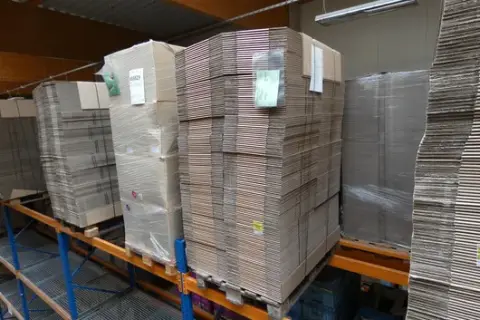 Konvolut af foldbare bølgepapkasser, FEFCO 0201, BC-bølge brun, Texas 345x225x220mm