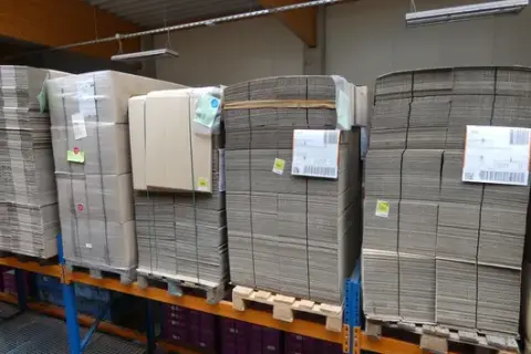 Konvolut V1059-/410x261, 3x ridset