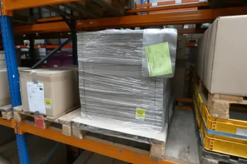 Konvolut materiale, bølgepap omslagspakning 600x400x55mm FEFCO 0452