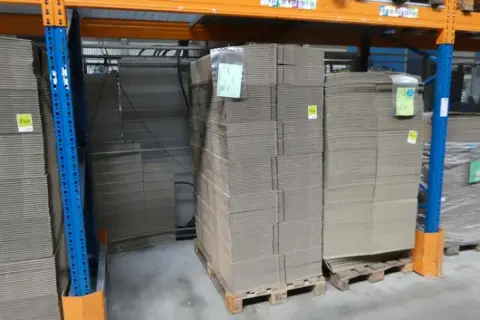 Konvolut af foldbare bølgepapkasser Opel 370x370x195
