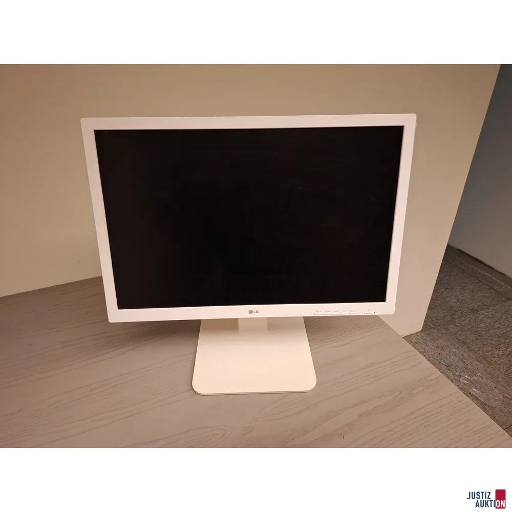 八台 LG 品牌 24 英寸 TFT 24MB35PM-g 显示器