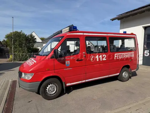 1 辆 Mercedes Benz Sprinter 312 D