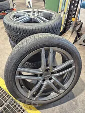 4 个 Good Year 215/50 R 19 93T M+S 轻合金冬季整套车轮
