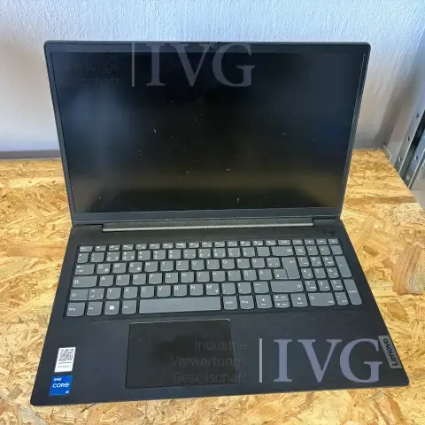 Bærbar LENOVO V15 G4