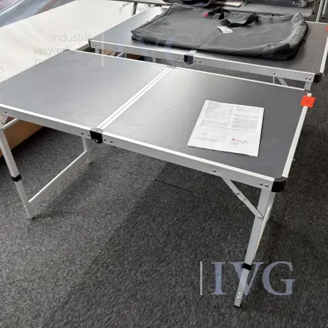 Katlanabilir kamp masası