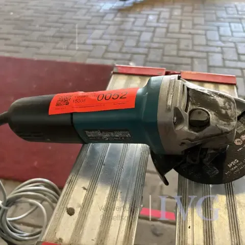 Amoladora angular MAKITA 9558HNR