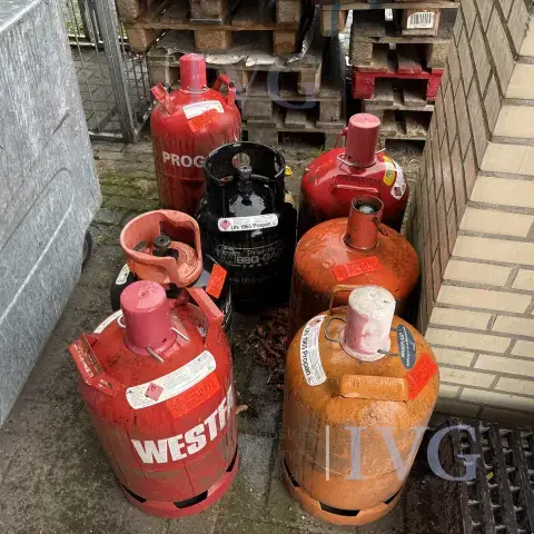 Lot de bouteilles de propane vides