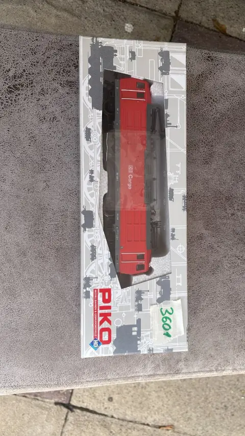Locomotive électrique (PIKO)