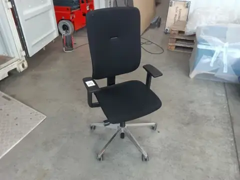 1 sedia da ufficio girevole Steelcase 32 Seconds