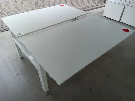 1 skrivebord Wini