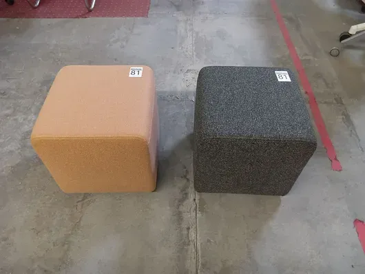 2 sgabelli Steelcase PBF2 Cube