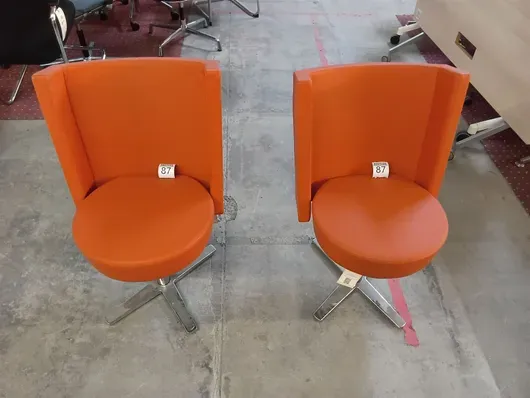 2把会议椅 Materia Centrum Easy Chair