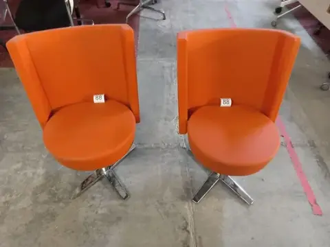 2x konferenciaszék Materia Centrum Easy Chair