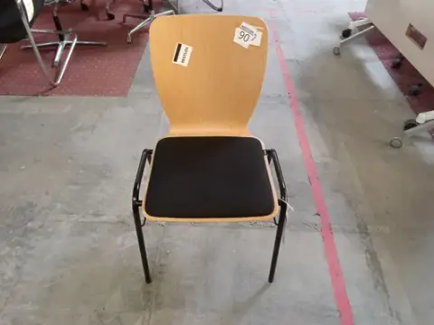 1 db látogatószék Nowystyl Wing II