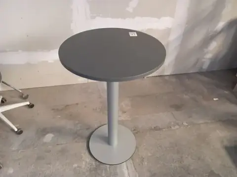 1 db tárgyalóasztal