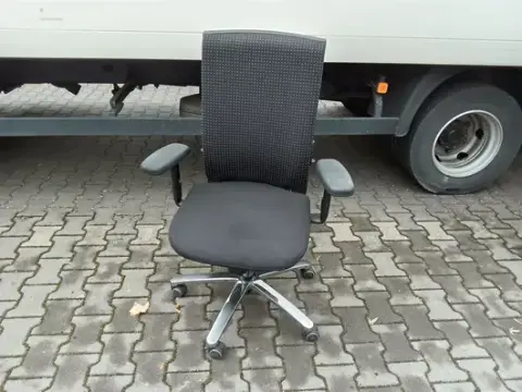 1 db irodai forgószék König + Neurath