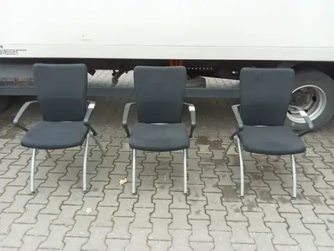 3 db Haworth Comforto konferenciaszék